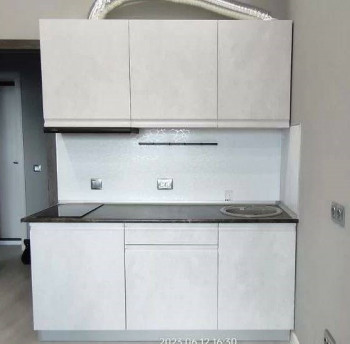 Модульная кухня Бруклин 2.4 x 2 м (Бетон белый) в Саянском - sayanskij.mebel54.com | фото